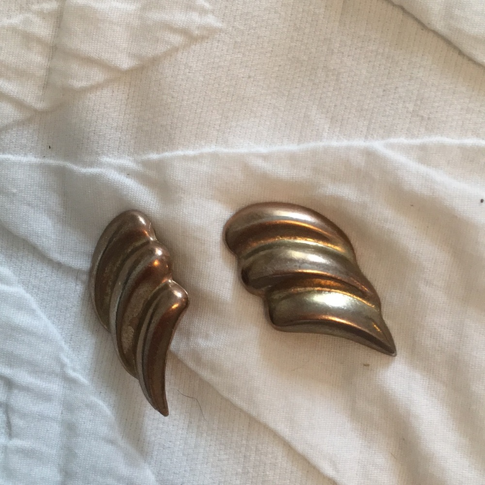 Vintage brass/ gold clip on earring